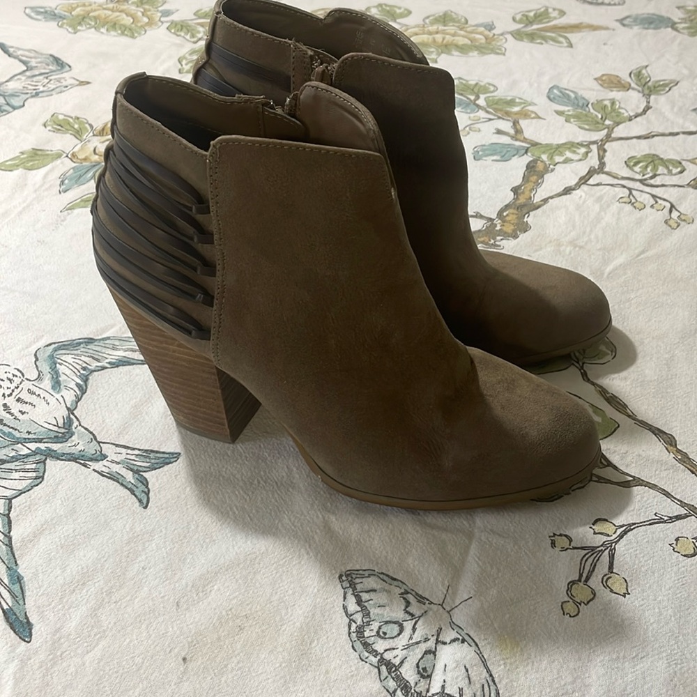 Brown size 10 suede booties